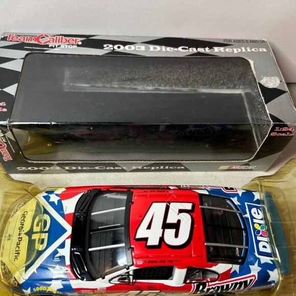Kyle Petty #45 Georgia Pacific Brawny Die Cast 1:24 Scale Car NASCAR 2003 Dodge - Picture 5 of 12